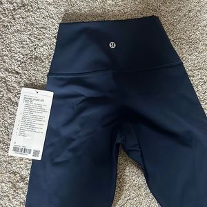 Lululemon leggings: Wunder Under HR Tight 28” Size: 2
